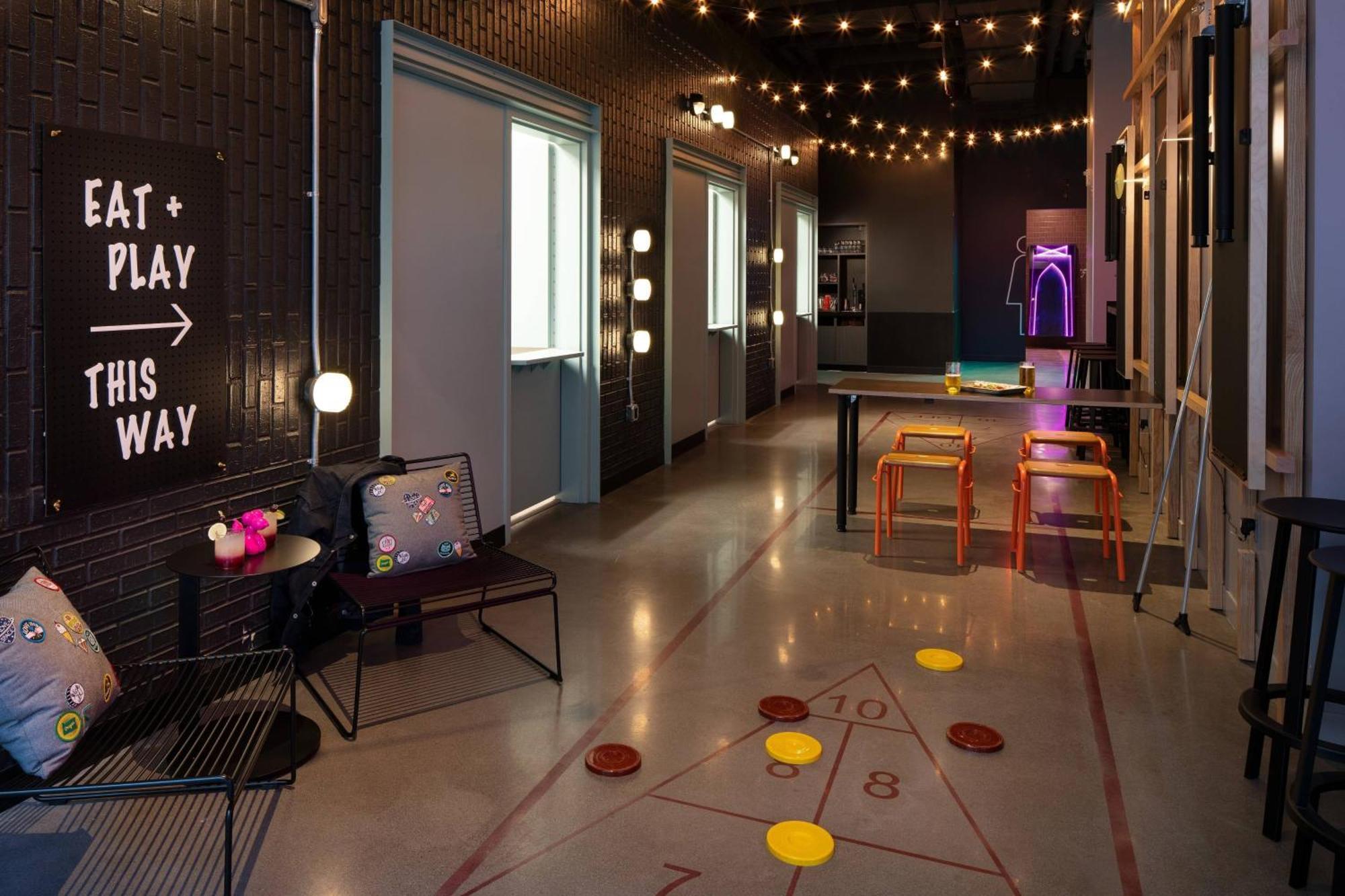 ホテル Moxy Portland Downtown エクステリア 写真