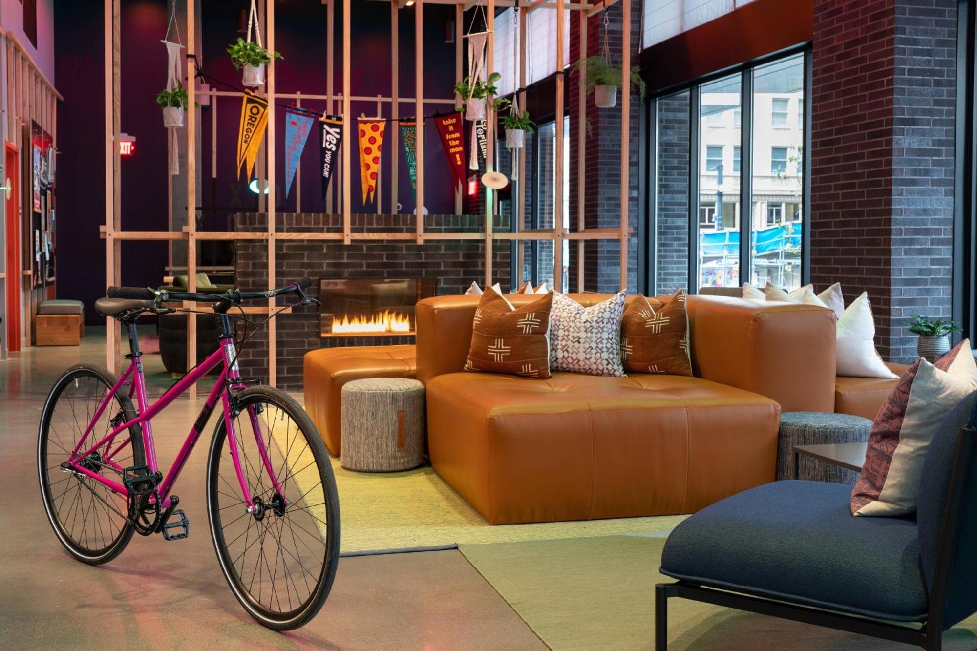 ホテル Moxy Portland Downtown エクステリア 写真